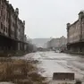 Nella foto di Andrea Lasorte il corridoio tra la seconda e terza fila di hangar del Porto Vecchio, dove verrà realizzato il parco lineare finanziato dal Pnrr