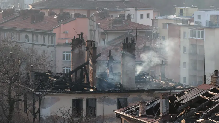 Le condizioni dell’immobile domato l’incendio foto Lasorte