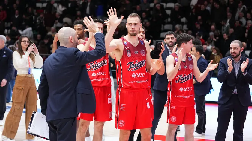 Lodovico Deangeli esulta assieme ai compagni di squadra foto Ciamillo/Lasorte