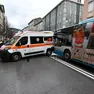 Lo scontro tra l'ambulanza e il bus in via Battisti (Lasorte)