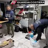 L'ispezione della Guardia costiera nel ristorante