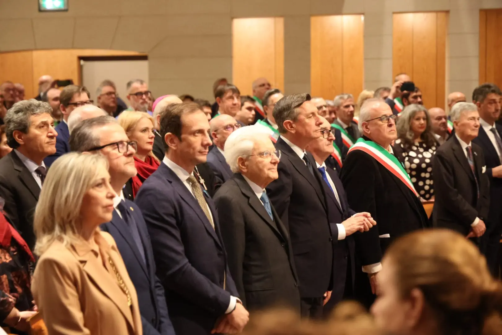 I due presidenti al Teatro Verdi di Gorizia in attesa di ricevere il premio (Bumbaca)