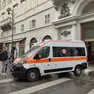L'ambulanza fuori dalla galleria Tergesteo