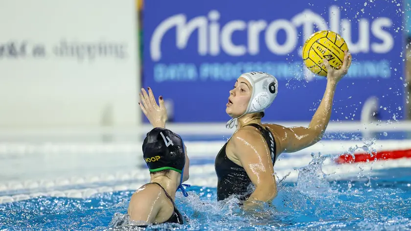 Lucrezia Lys Cergol in azione contro il De Zaan