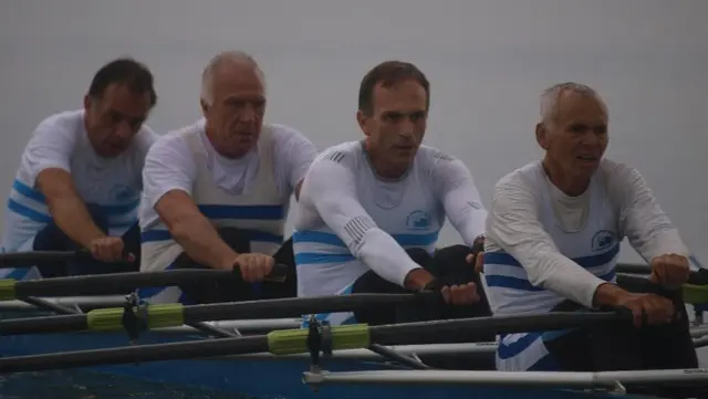 Giuseppe “Pino” Dessardo, il primo da destra (foto Federazione Italiana Canotaggio)