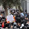 La protesta sotto il Municipio di Kocani lunedì in Macedonia del Nord. Foto Epa