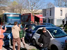 L'incidente che ha coinvolto un bus e diverse vetture in via Flavia (Silvano)