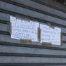 I cartelli affissi in pescheria (foto Lasorte)