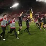 La gioia dei giocatori della Triestina dopo l’ultima vittoria al Rocco contro la Pro Patria Foto Lasorte
