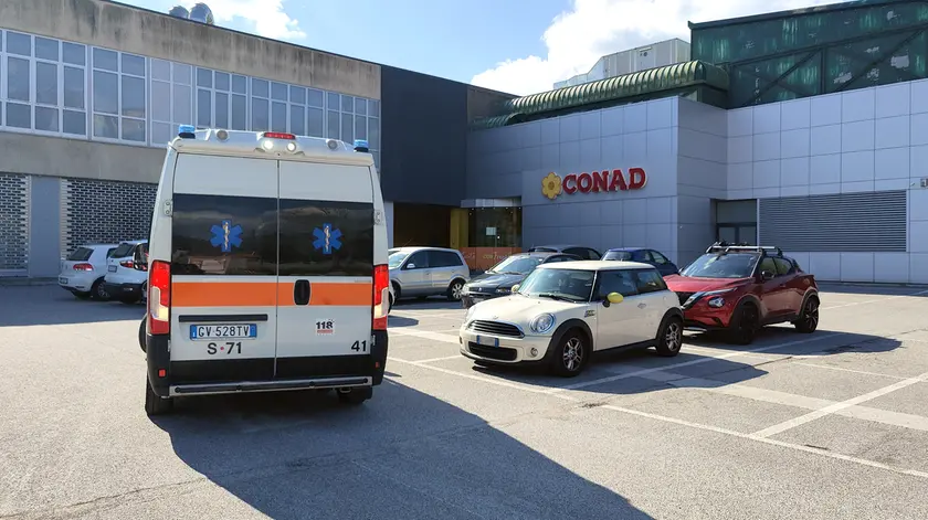 Il parcheggio del Conad di via Morpurgo, a Domio, teatro dell’incidente (Lasorte)