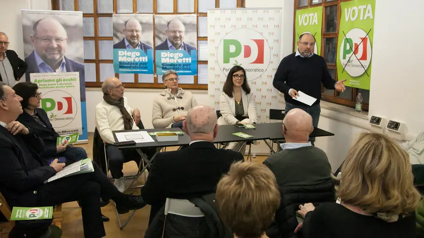 Diego Moretti durante la presentazione della lista del Pd (Bonaventura)