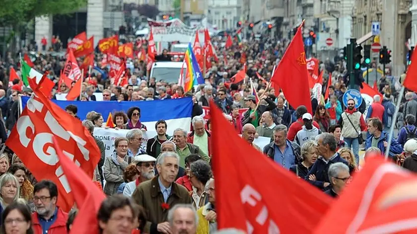 Un corteo del Primo Maggio degli anni passati (Bruni)