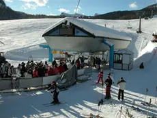 La stazione della cabinovia a Socrepes, sopra Cortina: bandiera nera per Legambiente