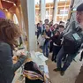 Lo stand della scuola Merletti a Osaka