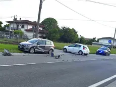 L’incidente all’incrocio fra via Olivers e alla Stesa con i rilievi effettuati dai carabinieri