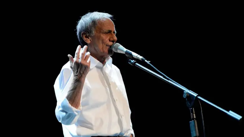 Il cantautore Roberto Vecchioni