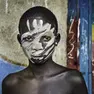 Una delle celebri immagini di Steve McCurry: un bambino ritratto in Etiopia