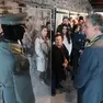 Alcuni dei momenti più significativi della cerimonia di lunedì: la divisa del sottobrigadiere Salvatore Coccimiglio esposta nel Centro di documentazione della Foiba di Basovizza, davanti alla figlia Pasqualina e al comandante generale della Finanza De Gennaro. Fotoservizio Andrea Lasorte