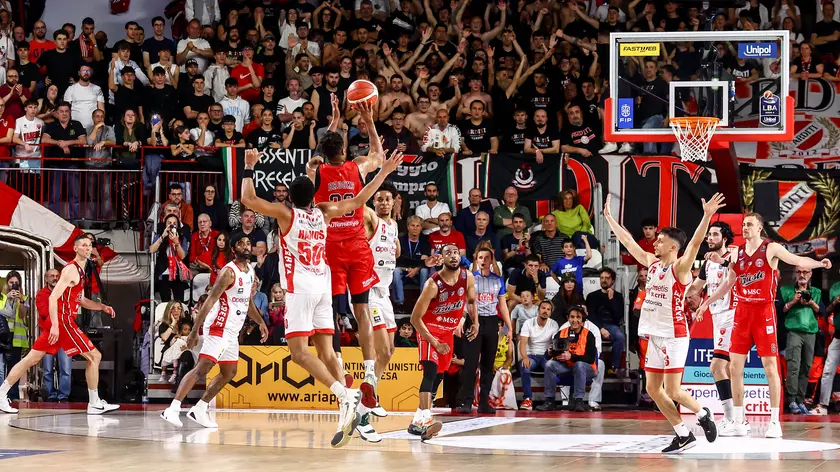 Un momento del match tra Varese e Trieste (Foto Ciamillo / Lasorte)