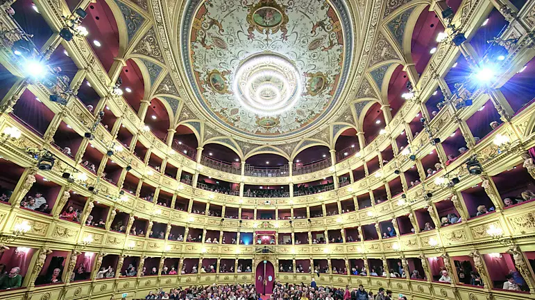 Il teatro Verdi di Trieste