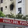 I vigili del fuoco e la finestra annerita dal fumo a Gretta (Lasorte)