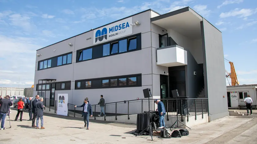 Il taglio del nastro della nuova palazzina Midsea (Bonaventura)