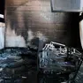 Gli interni distrutti dall'incendio in via Pasteur (Foto Silvano)