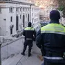 Una pattuglia della Polizia locale in servizio (foto Silvano)