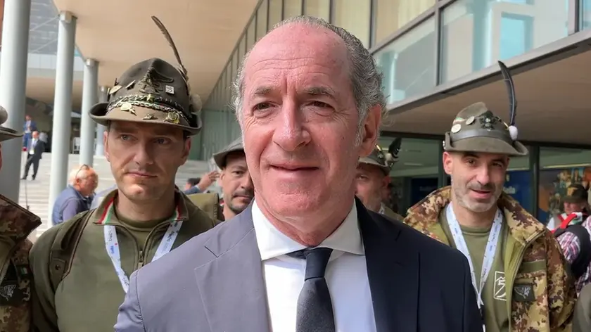 Il governatore Luca Zaia presente a Biella per l'adunata degli alpini