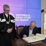 Julio Velasco firma il libro d'onore all'Università di Trieste (Lasorte)