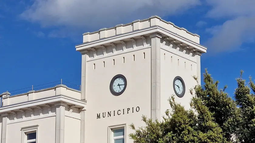 La torre e l'orologio non funzionante a Monfalcone (Bonaventura)