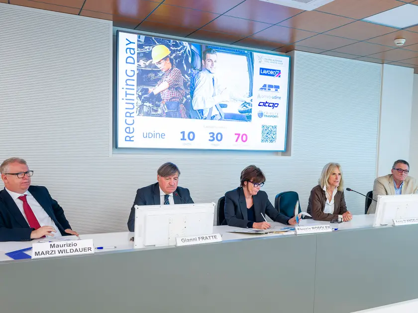 La presentazione, da sinistra: Gianni Fratte, Alessia Rosolen e Anna D’angelo