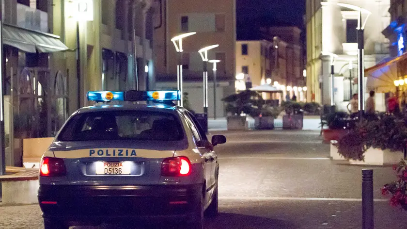 Una volante del Commissariato di via Foscolo in un’immagine di repertorio