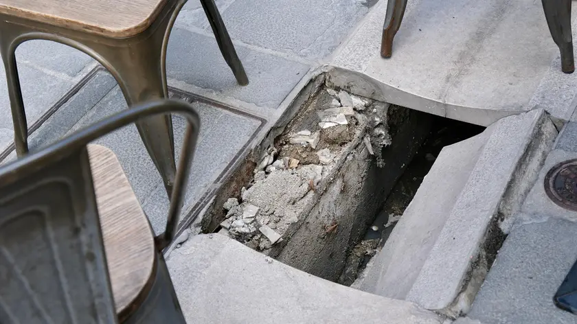 Il cedimento della canaletta in via San Lazzaro (Silvano)