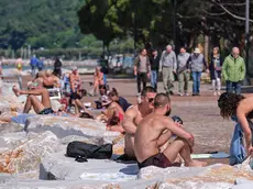 Maggio a Barcola fra costumi e piumino (Silvano)