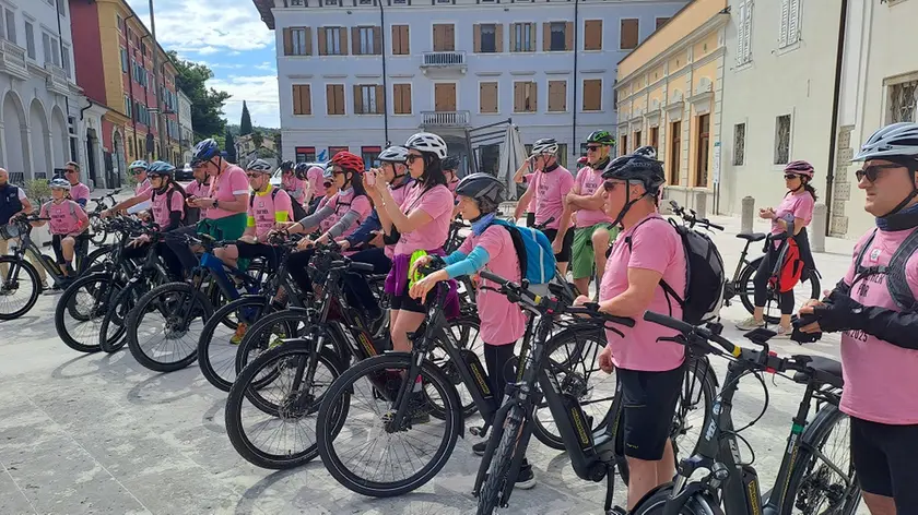 Prologo con la pedalata lungo le strade del Giro intitolata quest’anno “Together for Go!2025”