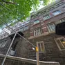 La facciata della sede della scuola Corsi in via Sant’Anastasio (Silvano)