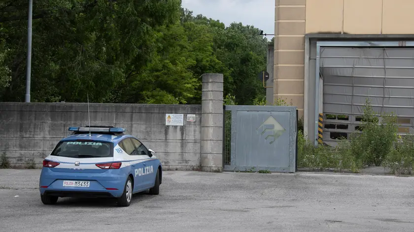 La polizia sul luogo del ritrovamento (Bonaventura)
