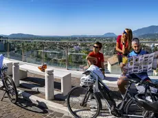 Gemona, piazza del Ferro, foto Brolli