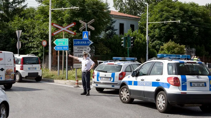 La polizia locale al Quadrivio in una foto di repertorio