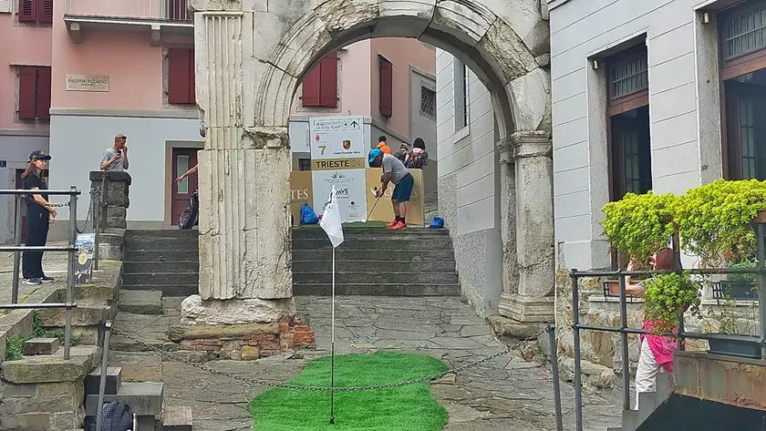 La buca sotto l'Arco di Riccardo apprezzata nella scorsa edizione