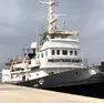 La nave mare Jonio attraccata alla banchina commerciale