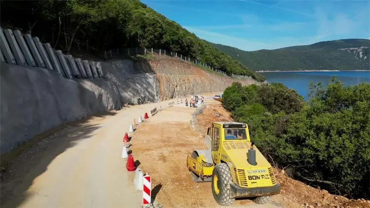 Il cantiere (foto La voce del popolo)