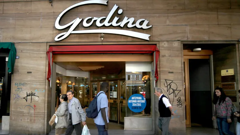Lo storico Godina di via Carducci (Lasorte)