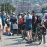 Alcuni turisti in attesa del Delfino Verde (Bruni)