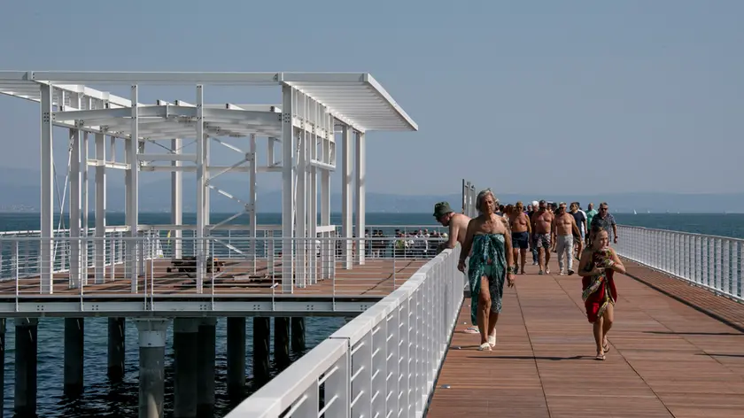 Il maxi pontile è senza dubbio l’attrazione principale della spiaggia di Marina Julia (Bonaventura)