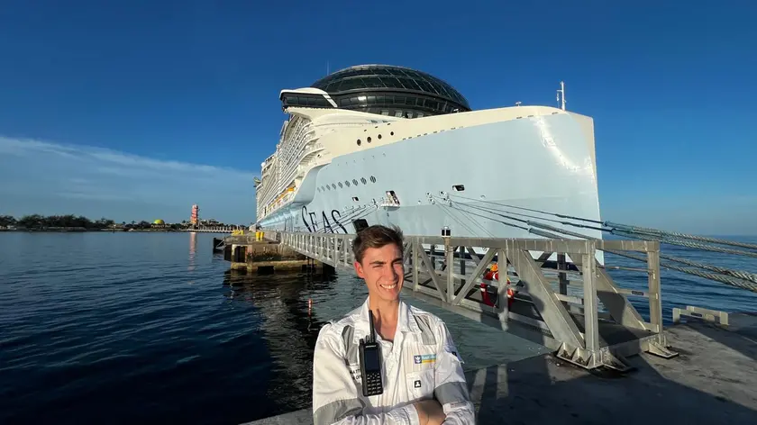 Matthias Menis, 24 anni, secondo ufficiale della Icon of the Seas