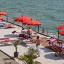 L’ingresso a mare e gli ombrelloni del “Riviera" (Lasorte)