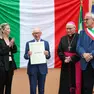 Mario Brancati riceve l’onorificenza in Prefettura (foto Daniele Tibaldi)