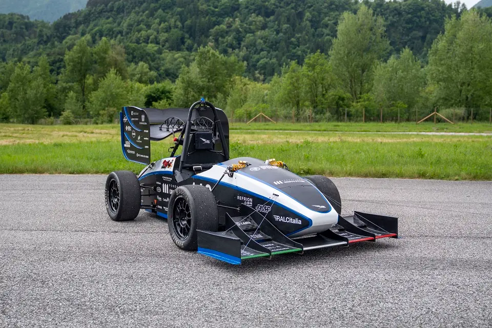 Esordio in pista per Serena II Evo, la nuova monoposto elettrica dell’università di Udine